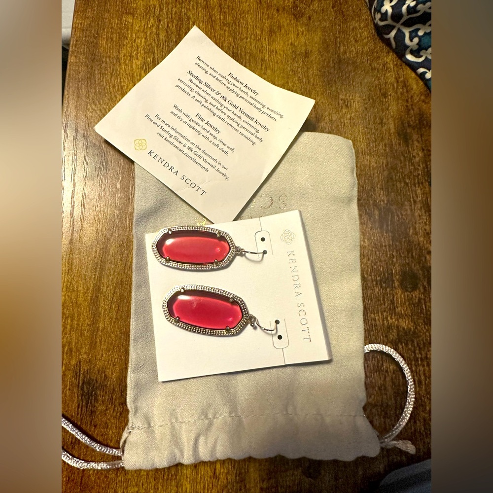 Kendra Scott earrings with  dust bag. NWT.